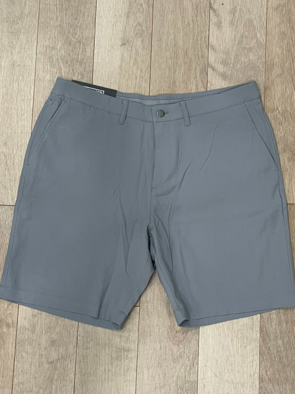 NWT Kirkland Signature Men’s Gray Shorts Size 38